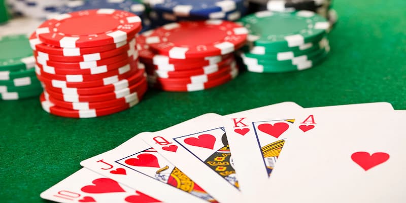 Lý do nên thử sức với bài Poker online